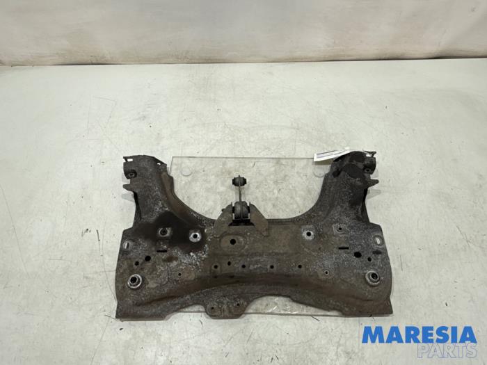 Gebruikte Subframe Renault Clio IV (5R) 1.6 Turbo 16V RS 200 EDC Prijs € 50,00 Margeregeling aangeboden door Maresia Parts