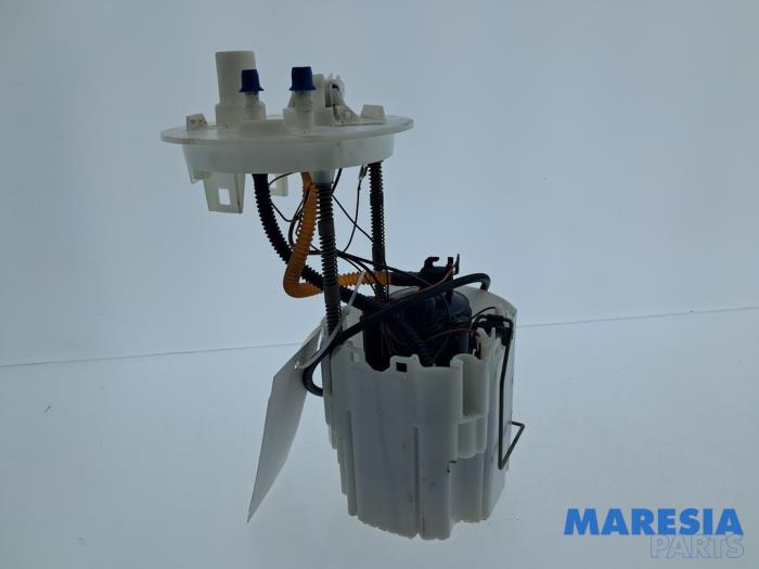 Gebruikte Tank element Pomp Opel Astra J Sports Tourer (PD8/PE8/PF8) 1.4 Turbo 16V Prijs € 35,00 Margeregeling aangeboden door Maresia Parts