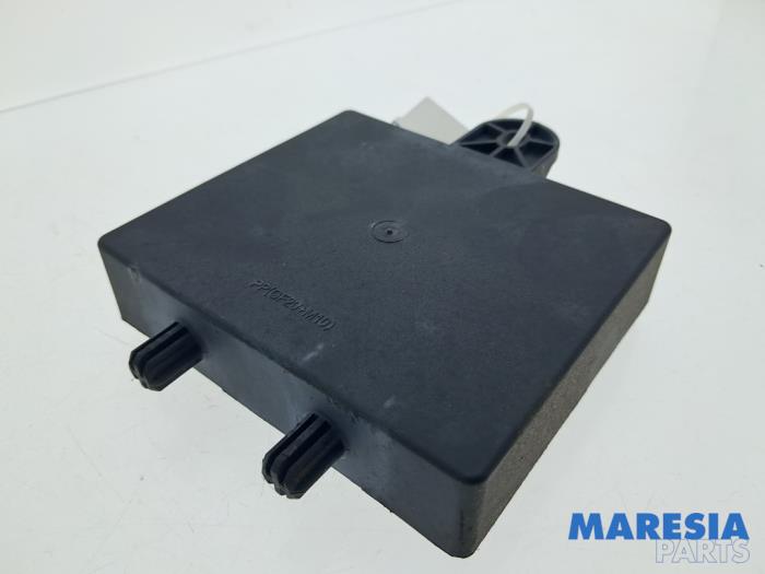 Gebruikte Bodycontrol Module Renault Clio IV (5R) 1.6 Turbo 16V RS 200 EDC Prijs € 69,99 Margeregeling aangeboden door Maresia Parts