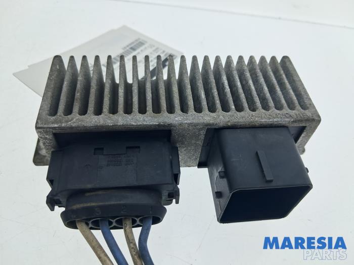 Gebruikte Module Koeling Opel Vivaro 1.6 CDTi BiTurbo 125 Prijs € 30,25 Inclusief btw aangeboden door Maresia Parts