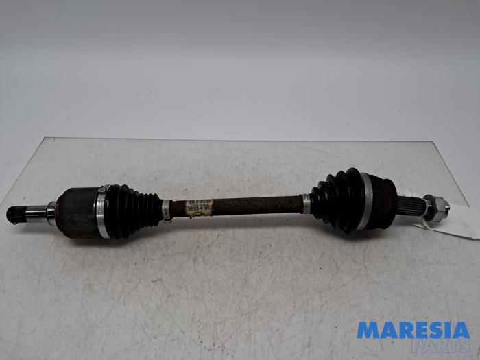 Gebruikte Aandrijfas links-voor Fiat 500C (312) 0.9 TwinAir 85 Prijs € 50,00 Margeregeling aangeboden door Maresia Parts