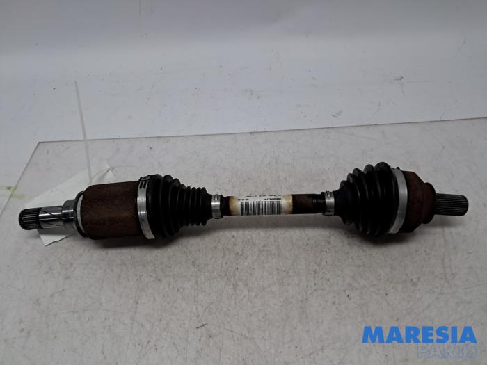 Gebruikte Aandrijfas links-achter Renault Twingo III (AH) 1.0 SCe 70 12V Prijs € 49,00 Margeregeling aangeboden door Maresia Parts