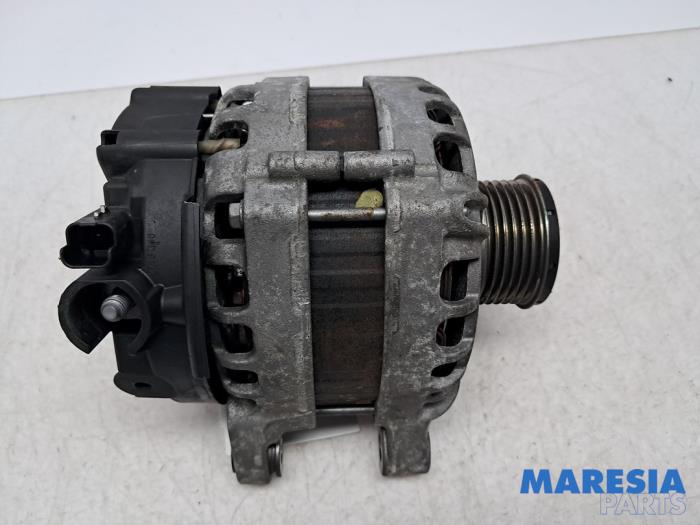 Gebruikte Dynamo Peugeot 2008 (CU) 1.2 12V e-THP PureTech 110 Prijs € 74,95 Margeregeling aangeboden door Maresia Parts