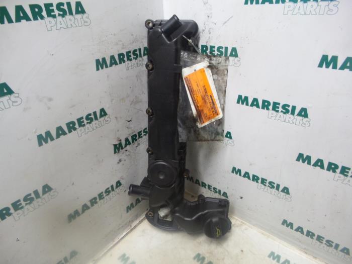 Gebruikte Kleppendeksel Citroen C8 (EA/EB) 2.0 HDi 16V Prijs € 40,00 Margeregeling aangeboden door Maresia Parts