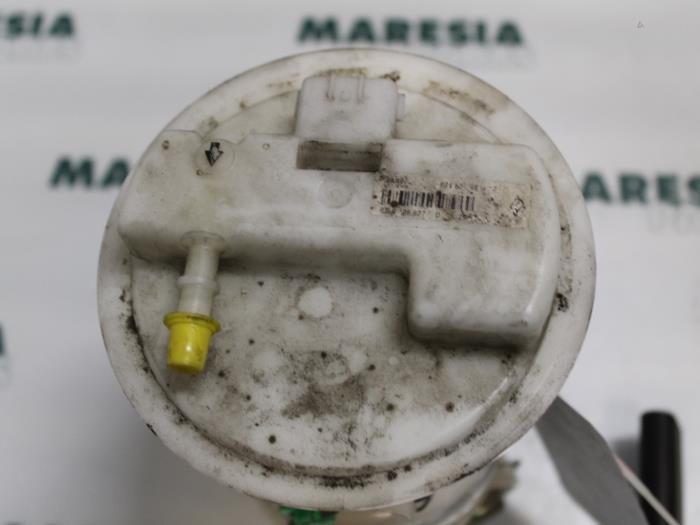 Gebruikte Tank element Pomp Renault Modus/Grand Modus (JP) 1.6 16V Prijs € 25,00 Margeregeling aangeboden door Maresia Parts