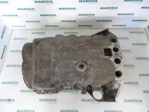 Gebruikte Carterpan Renault Trafic New (JL) 1.9 dCi 100 16V Prijs € 30,00 Margeregeling aangeboden door Maresia Parts