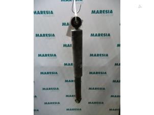 Gebruikte Schokbreker rechts-achter Fiat Doblo (263) 1.3 D Multijet Euro 4 Prijs € 42,35 Inclusief btw aangeboden door Maresia Parts