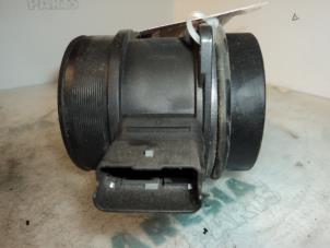 Gebruikte Luchthoeveelheidsmeter Citroen C8 (EA/EB) 2.0 HDi 16V Prijs € 30,00 Margeregeling aangeboden door Maresia Parts