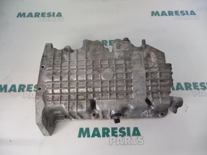 Gebruikte Carterpan Renault Vel Satis (BJ) 3.0 dCi V6 24V Prijs € 105,00 Margeregeling aangeboden door Maresia Parts