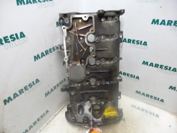 Gebruikte Kleppendeksel Renault Laguna II Grandtour (KG) 1.8 16V Prijs € 75,00 Margeregeling aangeboden door Maresia Parts