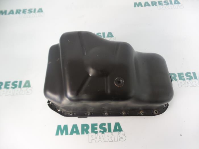Gebruikte Carterpan Renault Clio (B/C57/357/557/577) 1.2e Kat. Prijs € 35,00 Margeregeling aangeboden door Maresia Parts