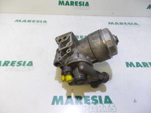 Gebruikte Oliefilterhouder Renault Vel Satis (BJ) 3.0 dCi V6 24V Prijs € 60,00 Margeregeling aangeboden door Maresia Parts