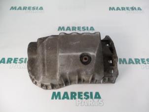 Gebruikte Carterpan Renault Espace (JE) 2.0i 16V Prijs € 30,00 Margeregeling aangeboden door Maresia Parts