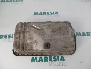 Gebruikte Carterpan Renault Espace (JE) 2.2 dT 12V Prijs € 25,00 Margeregeling aangeboden door Maresia Parts