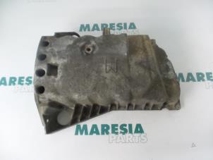 Gebruikte Carterpan Renault Scénic II (JM) 1.9 dCi 120 Prijs € 30,00 Margeregeling aangeboden door Maresia Parts