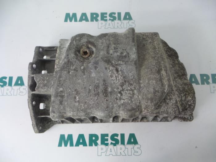 Gebruikte Carterpan Renault Megane (BA) 2.0i ,Autom. Prijs € 30,00 Margeregeling aangeboden door Maresia Parts