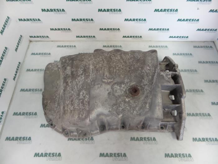 Gebruikte Carterpan Renault Megane II (BM/CM) 1.5 dCi 80 Prijs € 30,00 Margeregeling aangeboden door Maresia Parts