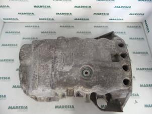 Gebruikte Carterpan Renault Megane II (BM/CM) 1.9 dCi 120 Prijs € 30,00 Margeregeling aangeboden door Maresia Parts