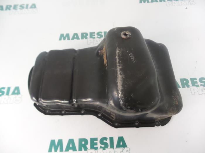 Gebruikte Carterpan Renault Megane Classic (LA) 1.4i RL,RN Prijs € 25,00 Margeregeling aangeboden door Maresia Parts