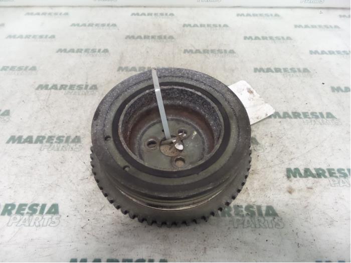 Gebruikte Poelie Krukas Fiat Bravo (182A) 1.2 16V Prijs € 25,00 Margeregeling aangeboden door Maresia Parts