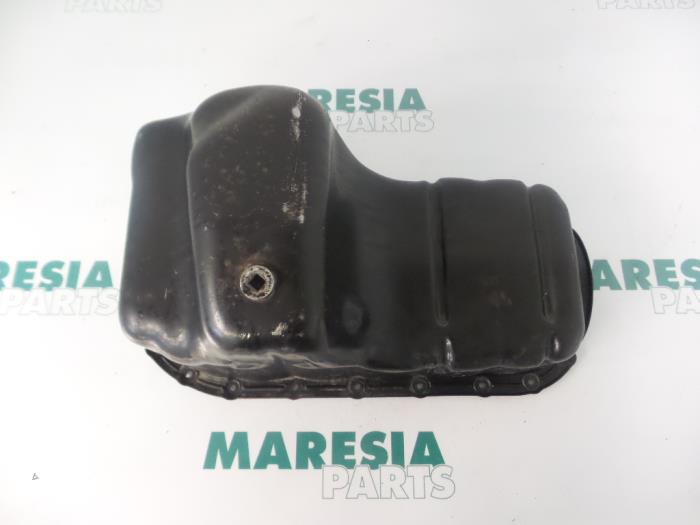 Gebruikte Carterpan Renault Clio II (BB/CB) 1.4 Prijs € 25,00 Margeregeling aangeboden door Maresia Parts