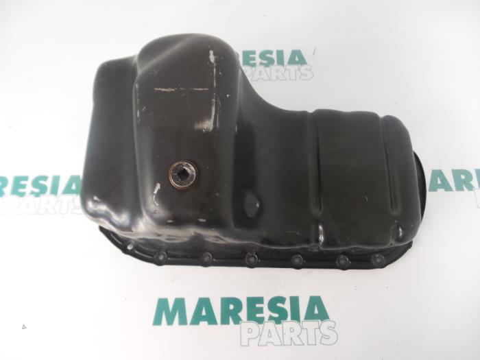 Gebruikte Carterpan Renault Clio II (BB/CB) 1.4 Prijs € 25,00 Margeregeling aangeboden door Maresia Parts