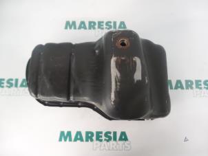 Gebruikte Carterpan Renault Clio II (BB/CB) 1.4 Prijs € 25,00 Margeregeling aangeboden door Maresia Parts