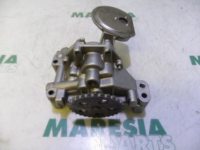 Gebruikte Oliepomp Fiat Scudo (220Z) 1.9 D Prijs € 105,00 Margeregeling aangeboden door Maresia Parts
