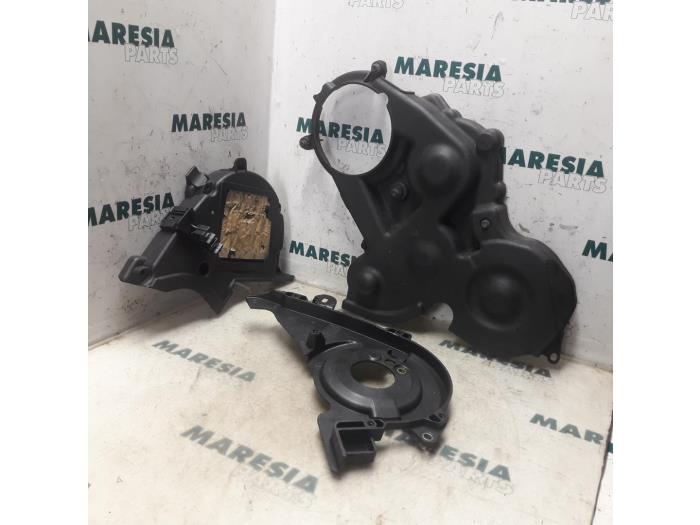 Gebruikte Distributiedeksel Peugeot 207/207+ (WA/WC/WM) 1.6 HDi 16V Prijs € 20,00 Margeregeling aangeboden door Maresia Parts