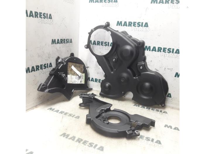 Gebruikte Distributiedeksel Peugeot 207/207+ (WA/WC/WM) 1.6 HDi 16V Prijs € 20,00 Margeregeling aangeboden door Maresia Parts