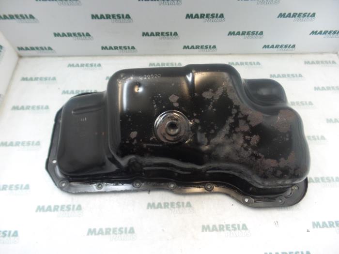 Gebruikte Carterpan Fiat Stilo (192A/B) 1.6 16V 3-Drs. Prijs € 25,00 Margeregeling aangeboden door Maresia Parts