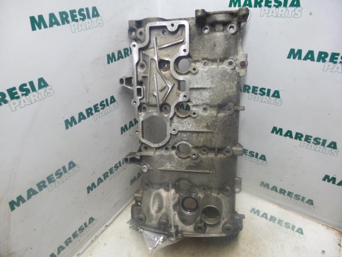 Gebruikte Kleppendeksel Renault Laguna II Grandtour (KG) 1.8 16V Prijs € 75,00 Margeregeling aangeboden door Maresia Parts