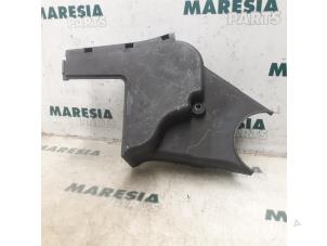 Gebruikte Distributiedeksel Fiat Punto II (188) 1.4 16V Prijs € 20,00 Margeregeling aangeboden door Maresia Parts