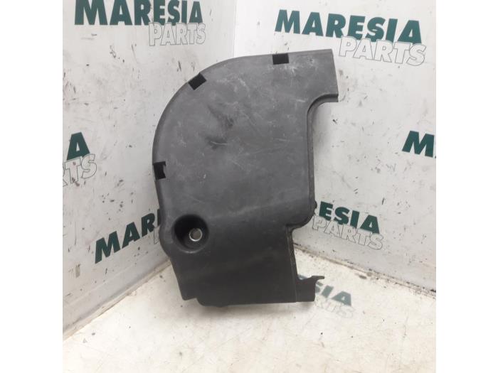 Gebruikte Distributiedeksel Fiat Punto II (188) 1.4 16V Prijs € 15,00 Margeregeling aangeboden door Maresia Parts