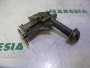 Gebruikte Oliepomp Renault Scénic I (JA) 1.4 16V Prijs € 50,00 Margeregeling aangeboden door Maresia Parts