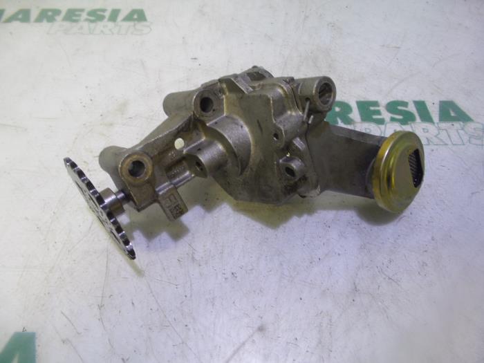 Gebruikte Oliepomp Renault Scénic II (JM) 1.9 dCi 130 Prijs € 50,00 Margeregeling aangeboden door Maresia Parts