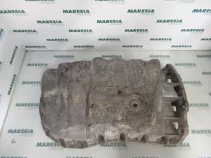 Gebruikte Carterpan Renault Laguna II Grandtour (KG) 1.8 16V Prijs € 30,00 Margeregeling aangeboden door Maresia Parts