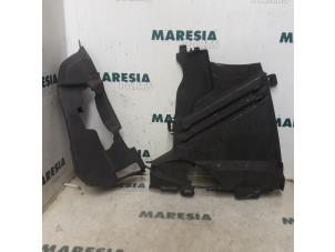 Gebruikte Distributiedeksel Renault Megane II (BM/CM) 1.5 dCi 100 Prijs € 20,00 Margeregeling aangeboden door Maresia Parts