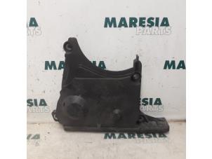 Gebruikte Distributiedeksel Renault Megane II Grandtour (KM) 1.6 16V Prijs € 15,00 Margeregeling aangeboden door Maresia Parts