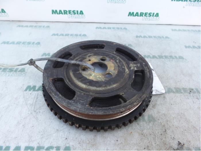 Gebruikte Krukas Poelie Fiat Punto I (176) 75,Selecta 1.2 Fire MPI Prijs € 25,00 Margeregeling aangeboden door Maresia Parts