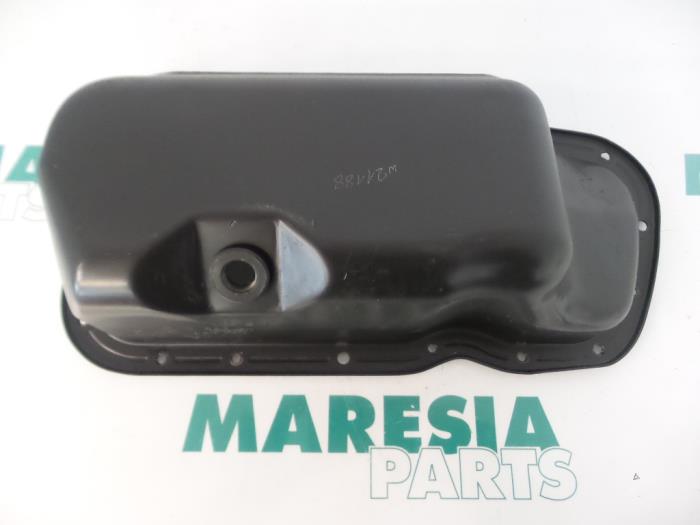 Gebruikte Carterpan Peugeot 106 II 1.4 XN,XR,XS,XT Prijs € 25,00 Margeregeling aangeboden door Maresia Parts