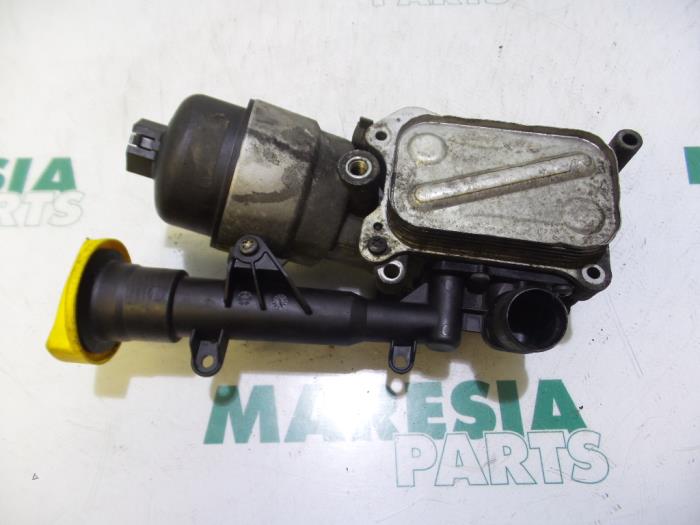 Gebruikte Oliefilterhouder Lancia Ypsilon (843) 1.3 JTD 16V Multijet Prijs € 90,00 Margeregeling aangeboden door Maresia Parts
