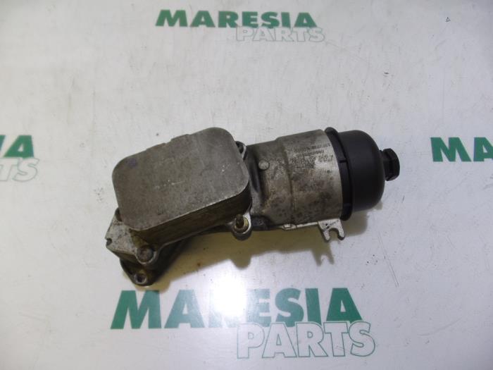 Gebruikte Oliefilterhouder Peugeot 207/207+ (WA/WC/WM) 1.6 HDi 16V Prijs € 45,00 Margeregeling aangeboden door Maresia Parts
