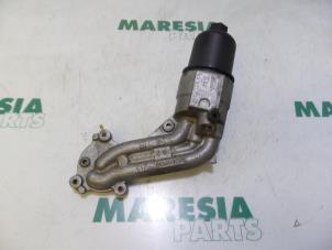 Gebruikte Oliefilterhouder Peugeot 206 (2A/C/H/J/S) 1.4 XR,XS,XT,Gentry Prijs € 35,00 Margeregeling aangeboden door Maresia Parts