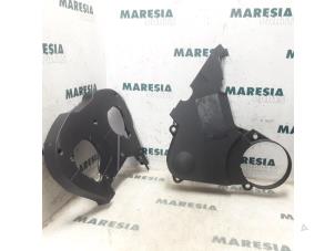 Gebruikte Distributiedeksel Peugeot 206 CC (2D) 2.0 16V Prijs € 20,00 Margeregeling aangeboden door Maresia Parts