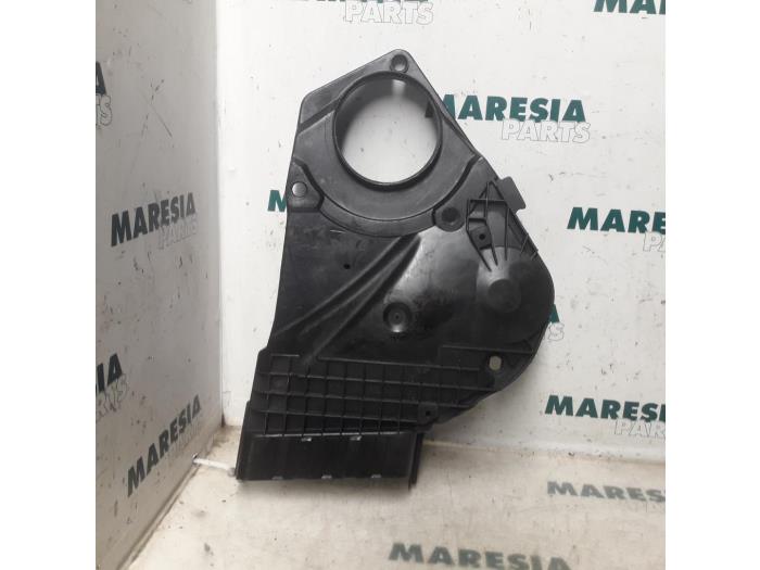 Gebruikte Distributiedeksel Peugeot 206 (2A/C/H/J/S) 1.1 XN,XR Prijs € 20,00 Margeregeling aangeboden door Maresia Parts