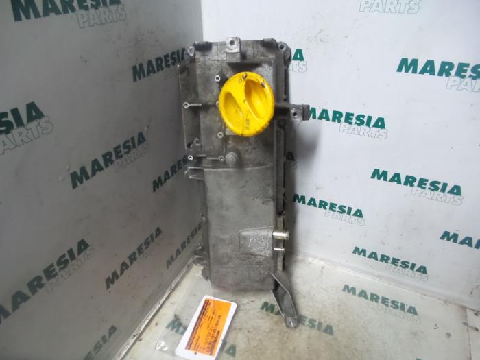 Gebruikte Kleppendeksel Renault Clio II (BB/CB) 1.4 Prijs € 65,00 Margeregeling aangeboden door Maresia Parts
