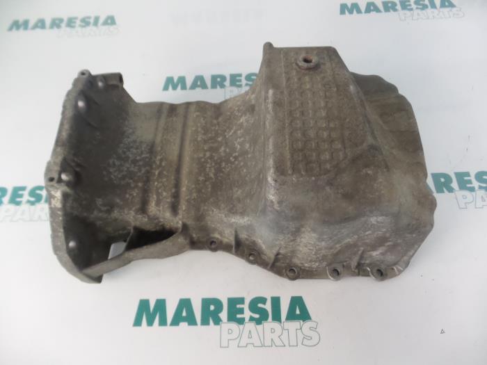 Gebruikte Carterpan Renault Megane (BA) 1.6i ,Easy Prijs € 35,00 Margeregeling aangeboden door Maresia Parts