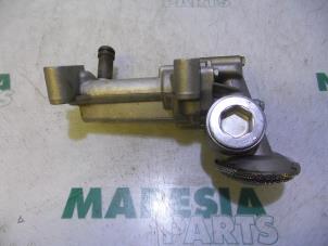 Gebruikte Oliepomp Alfa Romeo 166 3.0 V6 24V Prijs € 131,25 Margeregeling aangeboden door Maresia Parts