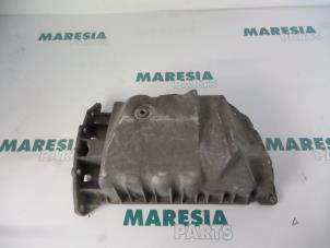 Gebruikte Carterpan Renault Espace (JE) 2.0i RTE,RXE Prijs € 30,00 Margeregeling aangeboden door Maresia Parts